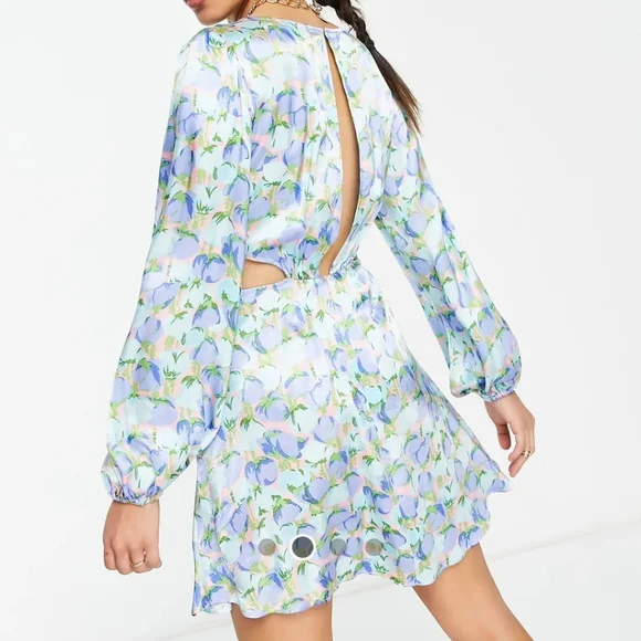 Topshop floral mini dress (Size 8) - Picture 2 of 7